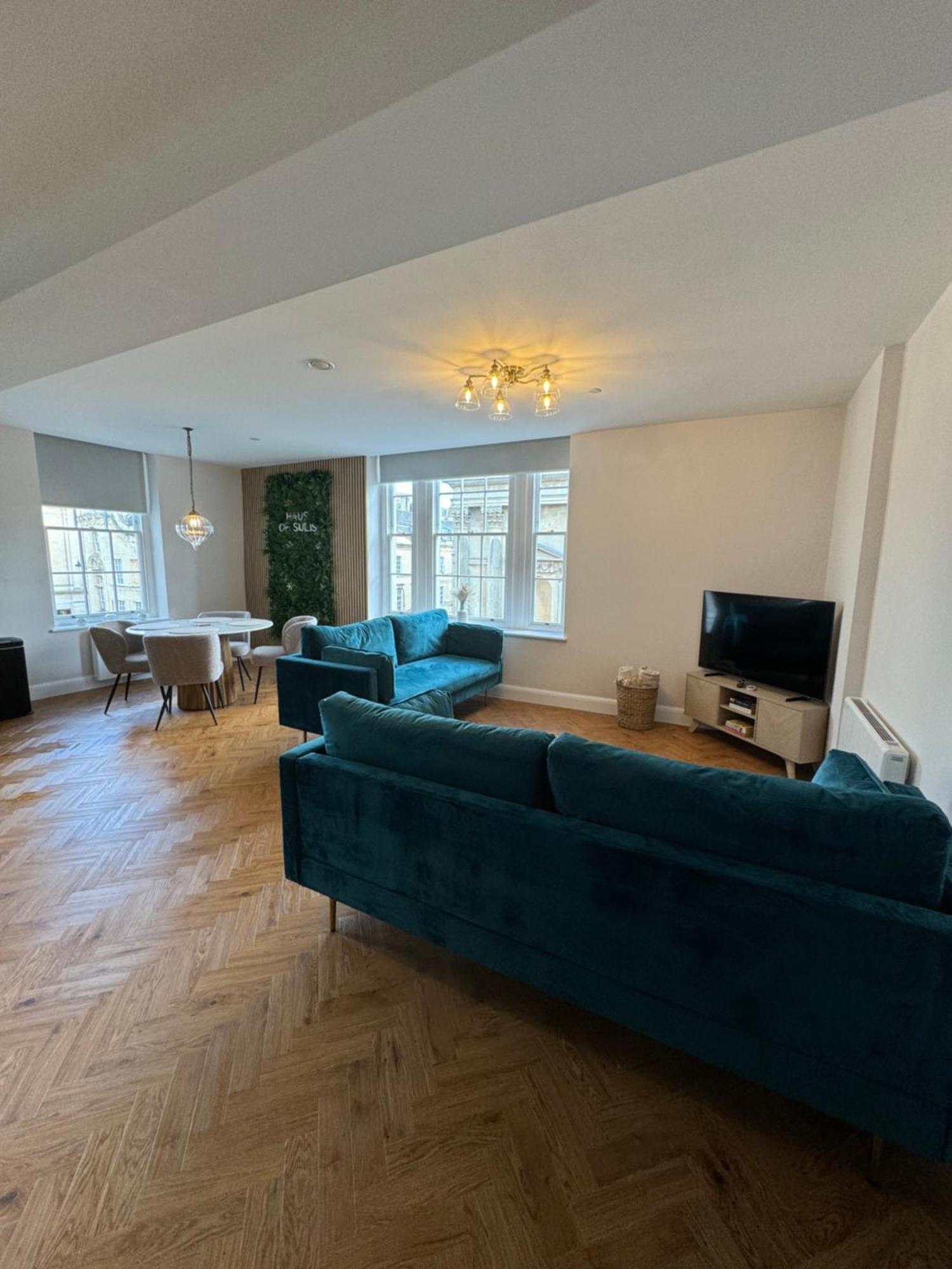 Haus Of Sulis, City Centre Apartment With Lift Access Bath Dış mekan fotoğraf
